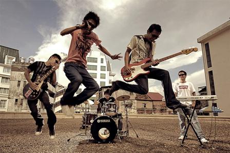 Banda de Ngu Cung con melodías tradicionales en Rock